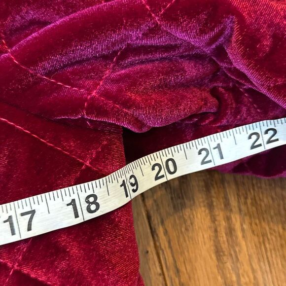 Boohoo red velvet quilted bomber jacket size small - Picture 8 of 11